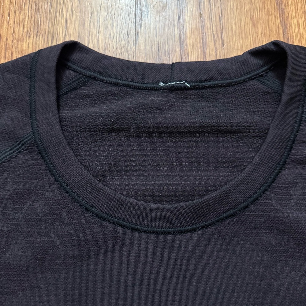 Lululemon Swiftly Tech Long Sleeve Crew in Black Cherry size 6 - Picture 4 of 14